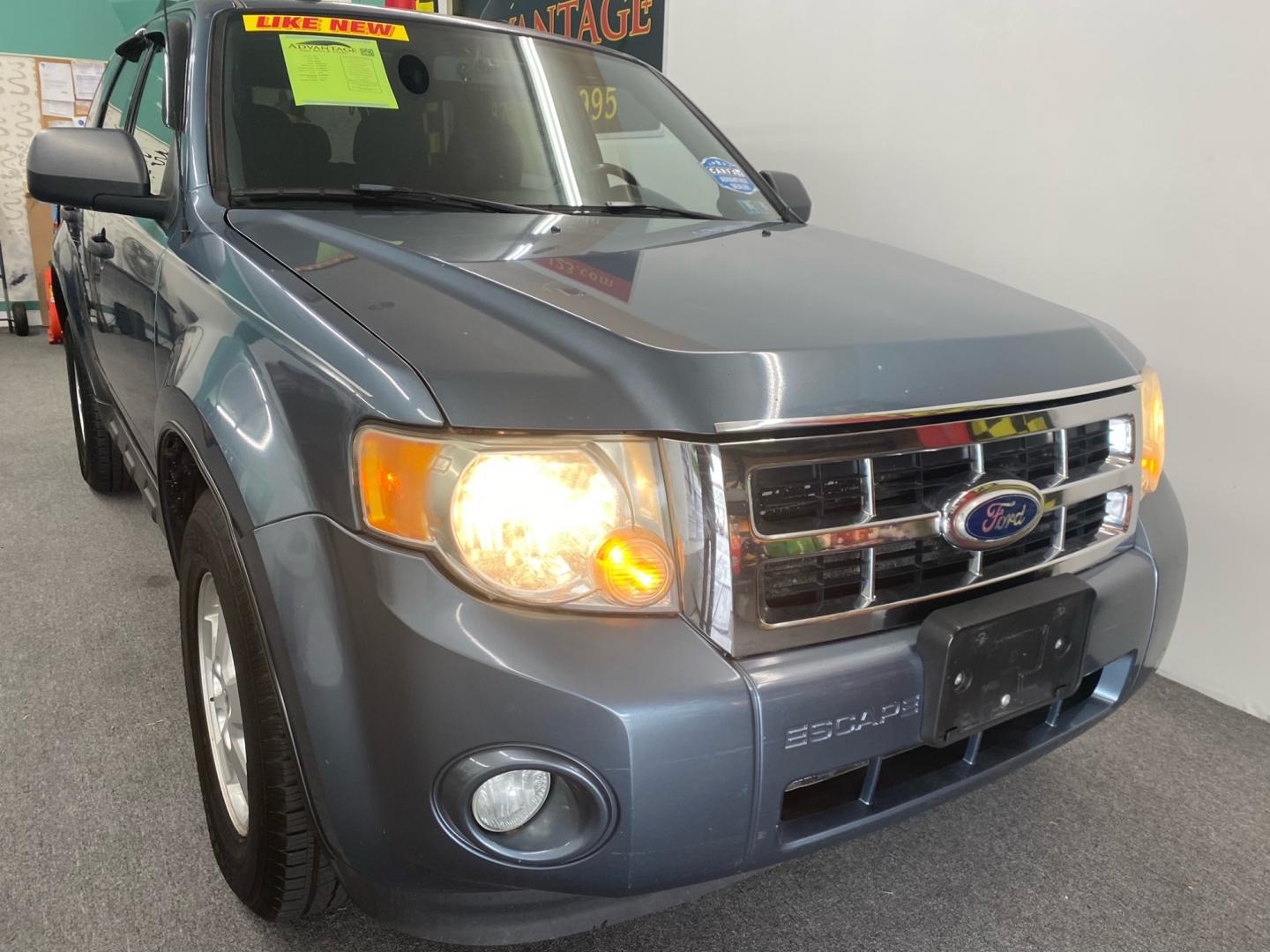 2010 BLUE /Gray Ford Escape (1FMCU9DG6AK) , located at 533 S West End Blvd., Quakertown, PA, 18951, (877) 257-4995, 40.343994, -75.303604 - INCLUDED IN THE SALE PRICE OF EVERY VEHICLE: 48 Hour Money Back Guarantee 6 Month - 6,000 Mile Warranty Brand New PA State Inspection & Emission $10 Oil Changes for the Life of the Loan Complete CARFAX - Photo#2